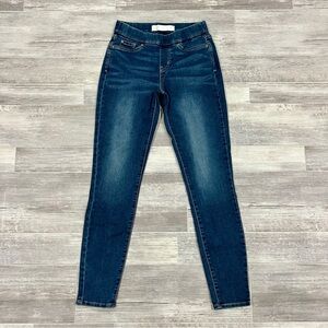 Signature Levi Strauss Gold Jeans Womens 26x32 Pull-On Skinny Totally‎ Shaping